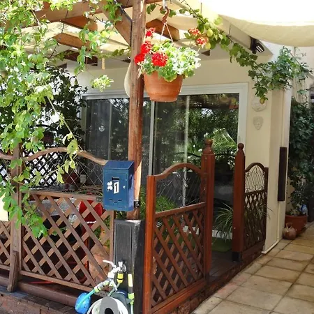 Heart For Art Studio Apartment Paphos