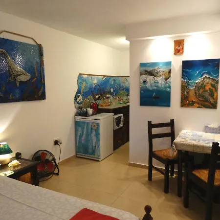 Heart For Art Studio Apartment